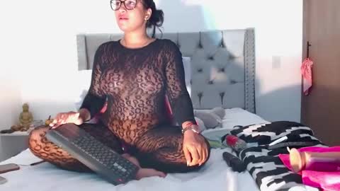 celeneortiiz online show from July 9, 11:01 am