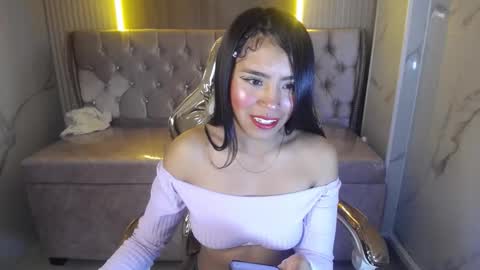 Snapshot of celeste2_b chatting on October 7, 1:04 pm Celeste online show from October 7, 1:04 pm