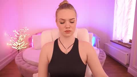 celestenoirr online show from March 11, 8:29 am