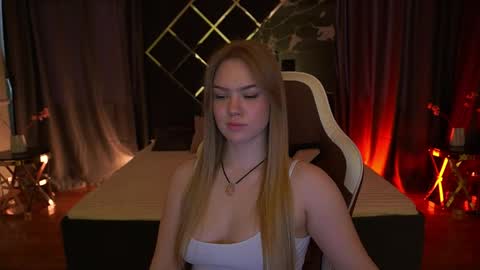 celestenoirr online show from April 13, 1:12 pm