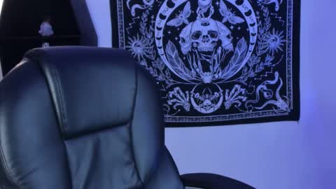   online show from November 14, 10:54 pm