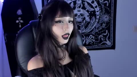   online show from September 20, 9:02 pm