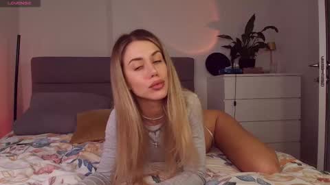 Celin online show from November 12, 1:09 pm