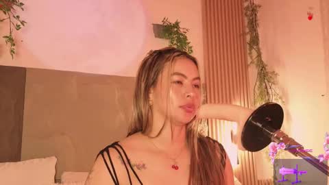 Snapshot of centaurigirls chatting on September 23, 1:37 am Hello guys my name is Sofi and Lizzie and Vanessa online show from September 23, 1:37 am