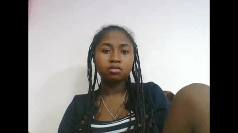 chantale483461 online show from June 2, 6:31 pm