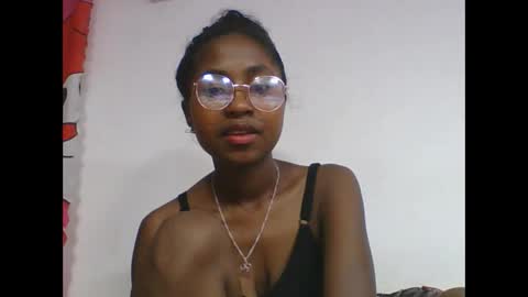 chantale483461 online show from May 3, 8:39 am