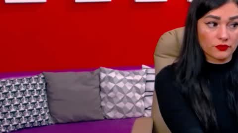 Snapshot of chantallovely chatting on October 19, 8:55 pm The Queen online show from October 19, 8:55 pm