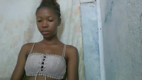 Snapshot of chariola0101 chatting on February 13, 11:58 pm chariola0101 online show from February 13, 11:58 pm