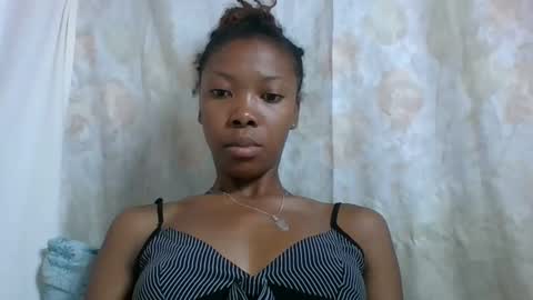 Snapshot of chariola0101 chatting on February 1, 2:13 pm chariola0101 online show from February 1, 2:13 pm