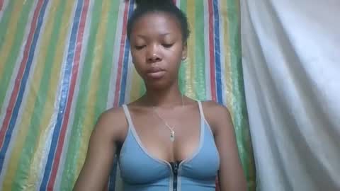Snapshot of chariola0101 chatting on February 16, 9:27 pm chariola0101 online show from February 16, 9:27 pm