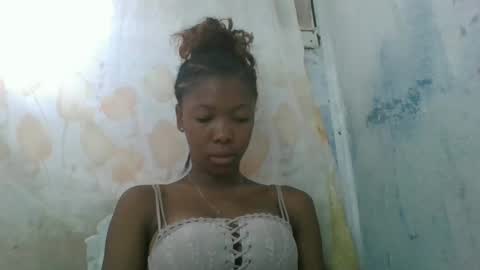 Snapshot of chariola0101 chatting on February 14, 10:17 am chariola0101 online show from February 14, 10:17 am