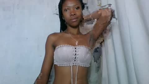 Snapshot of chariola0101 chatting on January 25, 12:59 am chariola0101 online show from January 25, 12:59 am