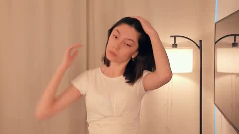 Yumi online show from January 8, 10:30 am