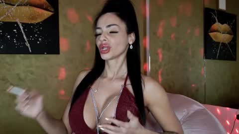 CHARLOTTE online show from January 8, 4:38 am