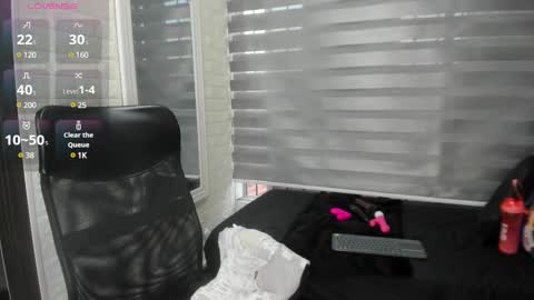Snapshot of charlotte__g chatting on February 21, 11:55 am charlotte online show from February 21, 11:55 am