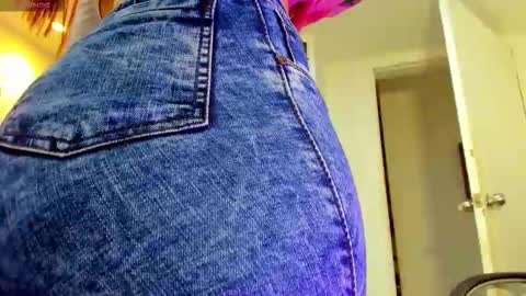 Snapshot of charlotte_icee chatting on September 14, 5:22 pm Charlotte Icee online show from September 14, 5:22 pm