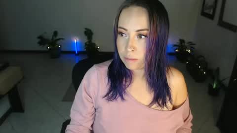 charlottezoe online show from June 15, 8:58 am