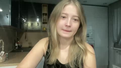 Sarah online show from September 10, 3:23 pm