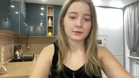 Sarah online show from September 12, 2:57 pm