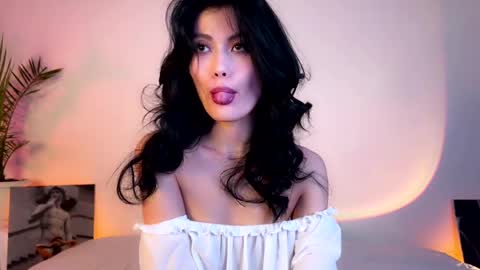 JASMINE   usually going live about 2 am UTC  online show from January 18, 3:53 am