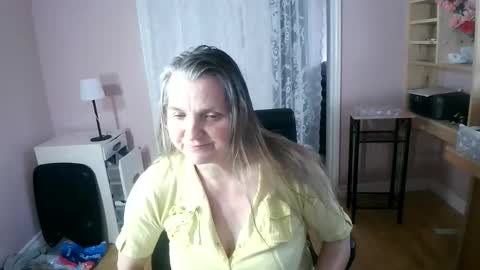 chealsiek online show from April 30, 8:57 pm
