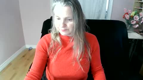 chealsiek online show from May 27, 2:25 pm