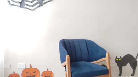 Regina Phalange online show from October 31, 8:35 pm