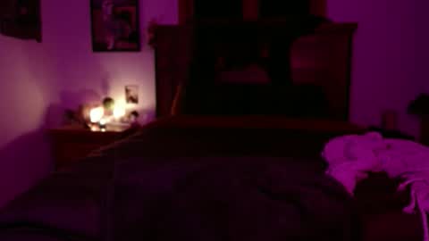 CheekyBee online show from November 10, 4:18 am