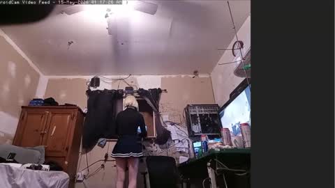 cheerleader_crossdresser online show from May 15, 8:17 am