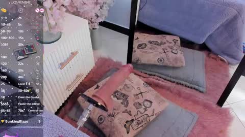 chelsea_bolton_ online show from June 3, 2:33 pm