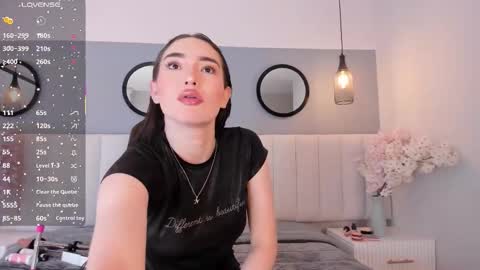 chelsea_bolton_ online show from March 1, 1:00 pm