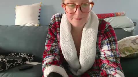 Snapshot of chelseasentra1 chatting on December 12, 6:31 pm Chelsea online show from December 12, 6:31 pm