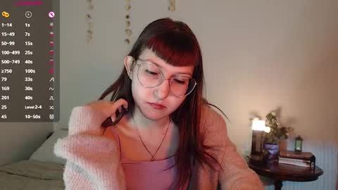 Snapshot of cherry_hazzze chatting on January 4, 10:55 pm Cheryl online show from January 4, 10:55 pm
