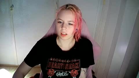 cherrybaby_0 online show from June 10, 9:02 pm