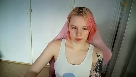 cherrybaby_0 online show from June 14, 1:33 pm