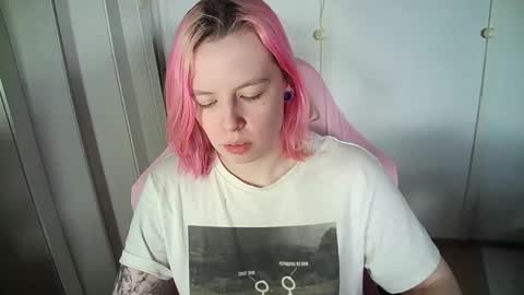 cherrybaby_0 online show from May 10, 12:07 pm