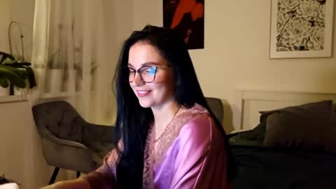 Kira online show from June 10, 9:02 pm