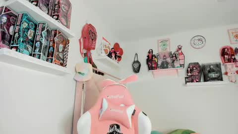 Snapshot of cherrymafer666 chatting on February 21, 2:06 am cherrycute666 online show from February 21, 2:06 am