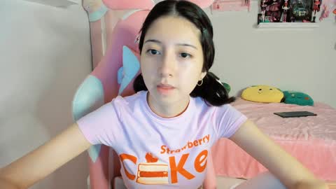 Snapshot of cherrymafer666 chatting on December 22, 1:33 am cherrycute666 online show from December 22, 1:33 am