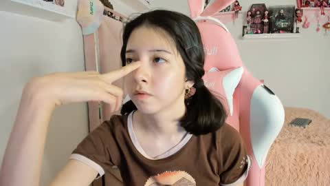 Snapshot of cherrymafer666 chatting on January 19, 8:39 am cherrycute666 online show from January 19, 8:39 am