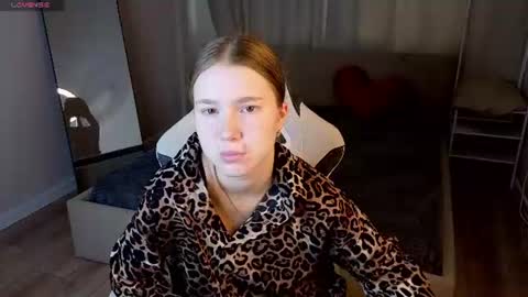 Cherryyy Bliss online show from July 18, 1:31 am