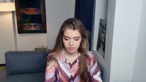 Mia  online show from April 1, 7:20 am