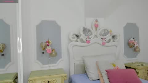 Chiki online show from December 22, 9:07 pm