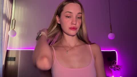 Snapshot of chillgoddess chatting on October 21, 1:48 pm Goddess Vika - owner of all ur money online show from October 21, 1:48 pm
