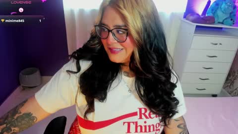 chloe bonnet Connection Monday to Saturday 3 pm Chicago INDEPENDENT MODEL . online show from January 23, 9:18 pm