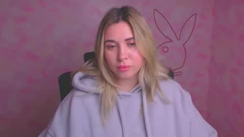 Chloe online show from November 27, 12:30 pm