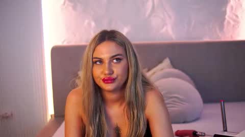 Chloe GraceeX online show from February 15, 7:57 pm