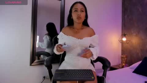 chloe_love__ online show from March 21, 11:37 am
