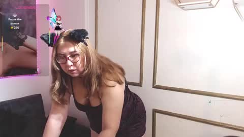 chloe_prg online show from October 1, 6:07 am