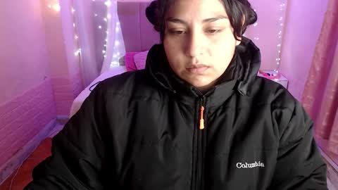 chloe_smith5 online show from September 12, 1:51 pm